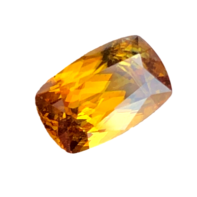 Sphène 10.18 CTS Brillance Diamant Image prise sous 2 éclairages Différents Un extraordinaire Géant !