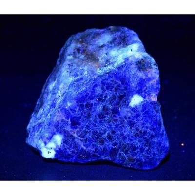 Haüyne 142.50 CTS Cristal Brut Bleu Cobalt Haüyne 